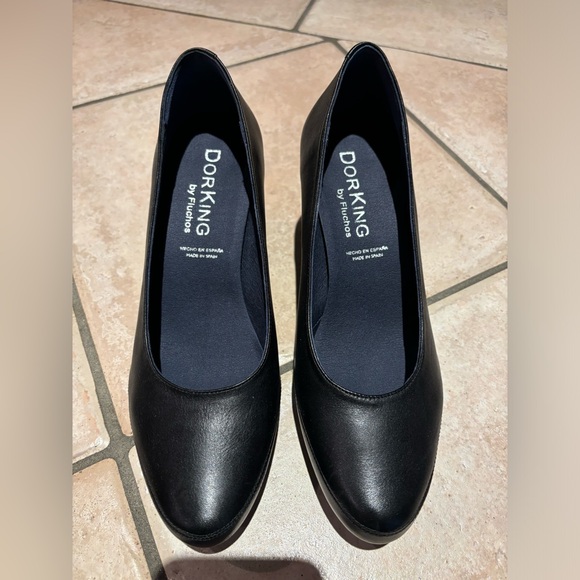 DorKing by Fluchos Black Pump Heels - Picture 2 of 4